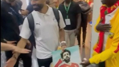 منتخب بوركينا يفاجئ صلاح بهدية